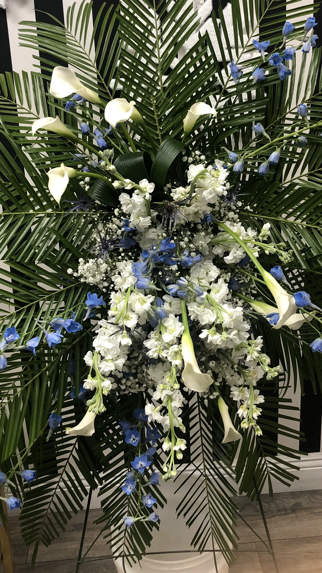 Composition item# av21fws10647